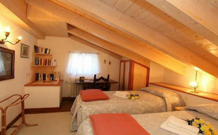 Chalet Antico, Livigno, Twin Bedroom